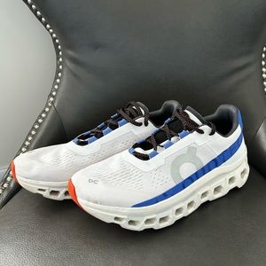 Men’s On Cloudmonster Size 11.5